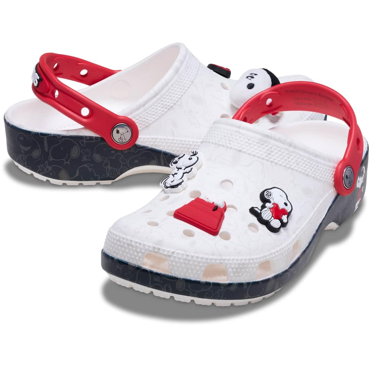 Crocs Unisex-Adult Classic Peanuts Snoopy Clog